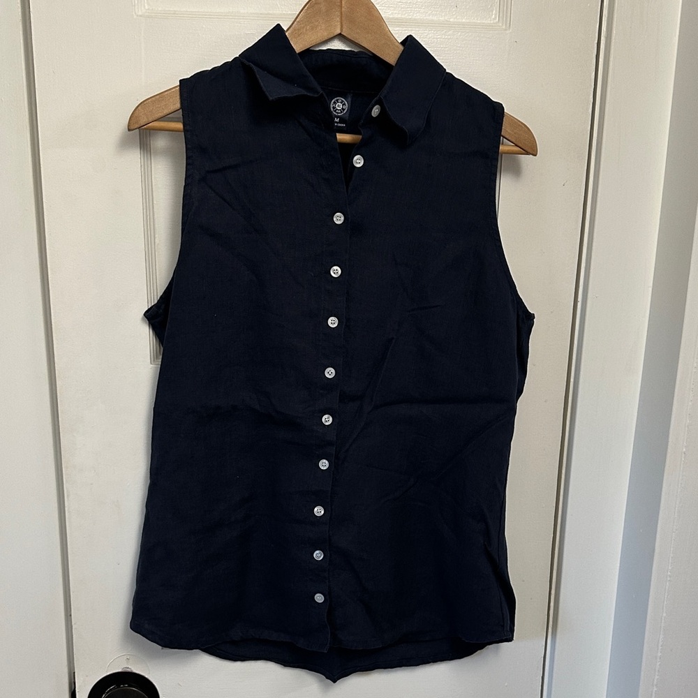 Elegant Sleeveless Navy Button-Down Shirt